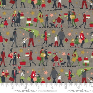 Könnte beinhalten: Stoff mit einem sich wiederholenden Muster von Leuten, die einkaufen, Geschenke und Einkaufstaschen tragen. Die Figuren tragen verschiedene Outfits mit roten, grünen und schwarzen Akzenten. Goldene Sterne und Herzen sind über das Design verstreut.