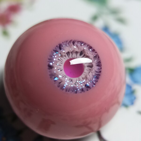 Yeux BJD base 14 mm / iris 6 mm, sclérotique rose « rose + violet avec mica » / dos plat