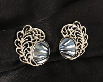 Feder Design Ohrclips Vintage 1960s Designer Sarah Coventry Glas Cabochon verzierte, wundervolle, seltene Clip Ohrringe