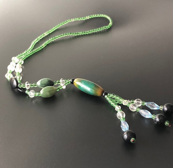 Jade Beads and Glass Beads Lariat Necklace Wonder… - image 1