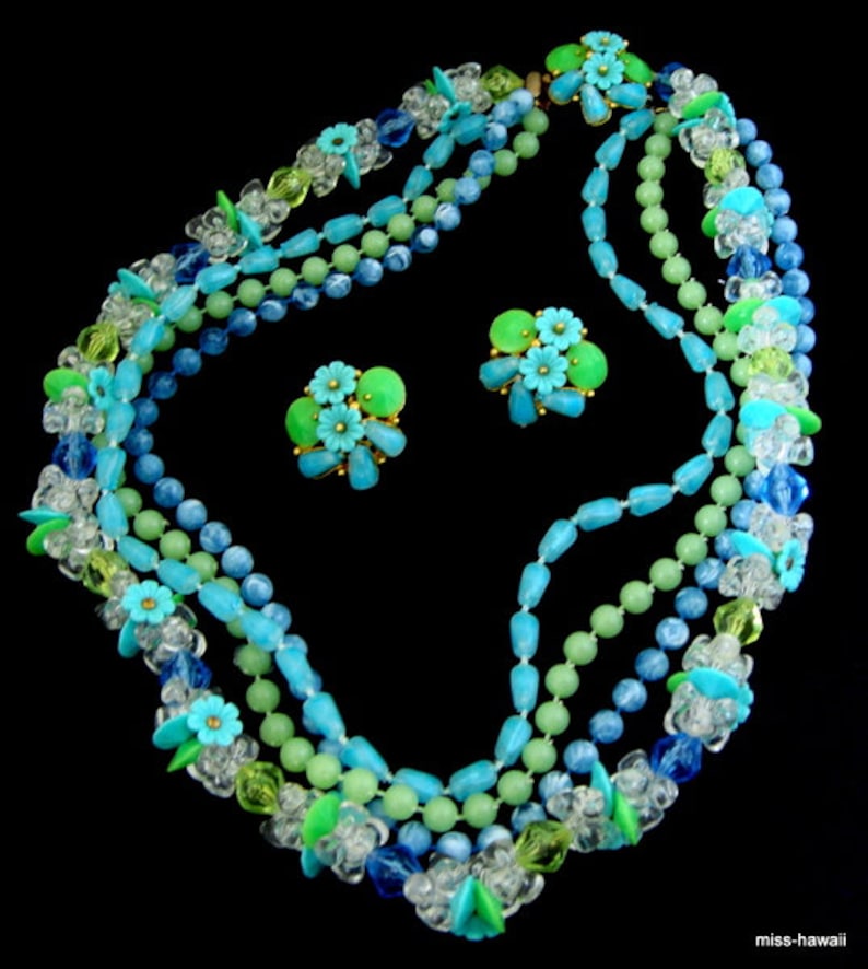 42 cm Flower Necklace /& 2.5 cm \u00d8 Clip Earrings earrings Set in turquoise neon green lime green White bells glass beads light blue and royal blue
