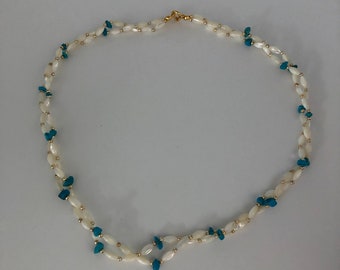 Perlen Türkise Halskette mit echten Türkise Edelsteine und echten Perlmutt Perlen verzierte zierliche und wunderschöne Vintage Collier Kette