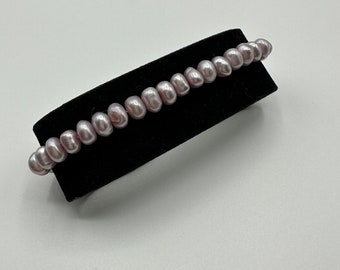 Echtes rosa Perlenarmband elastisches Tenerife Pearl Armband mit echten Perlen, Fliederrosa