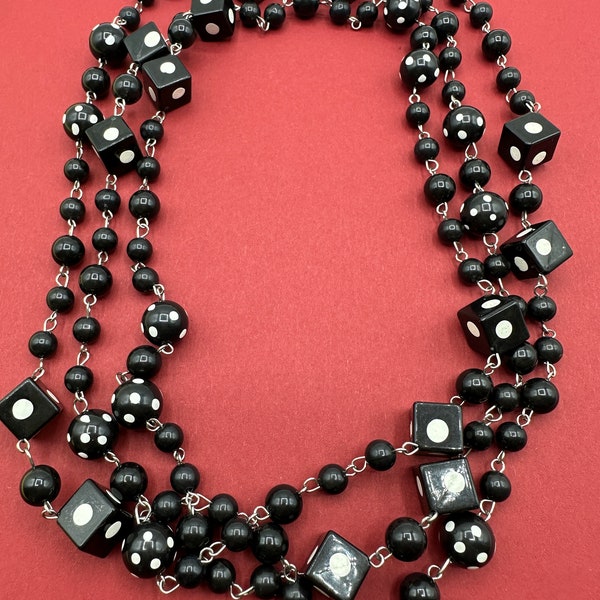 Schwarz weiße Halskette Vintage 1970s runde und quadratische Polka dot Pünktchen Collier Kette, 180 cm lang !!