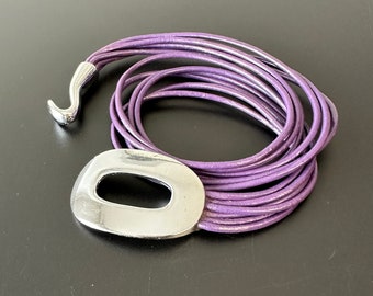 Purple genuine leather bracelet, modern and beautifully decorative vintage leather bracelet, like new condition