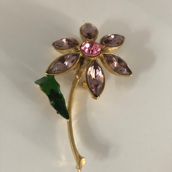 Lilac purple brooch gold plated and enamelled on … - image 3