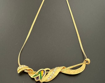 Emaillierte Lilien Halskette mit klaren Strass Steinen verzierte, vergoldete, hochwertige Anhänger Collier Kette