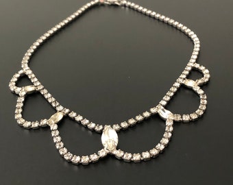 Collar de pedrería Art Nouveau, delicado, elegante, pedrería de navette transparente decorado maravillosa cadena de collar de joyería nupcial vintage de la década de 1950