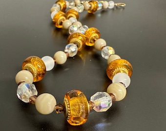 Vintage Glasperlen Halskette wunderschöne Original Boho Era verzierte Glas Perlen Collier Kette mit Natursteinperlen und Kristallen