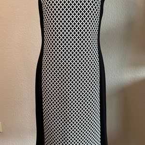 Abito tubino vintage bianco e nero di alta qualità More & More abito da donna, ti fa sembrare più snella, nero ai lati, molto bello ed elegante