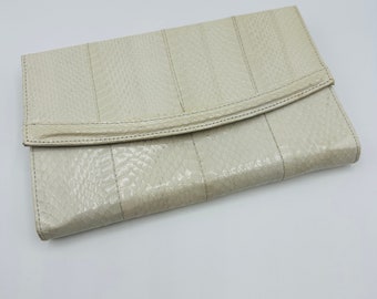 Vintage snakeskin clutch 1970s real snake skin clutch shoulder bag handbag color eggshell white with removable shoulder strap