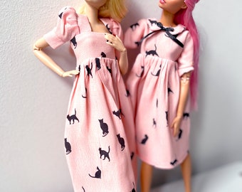 Robes de poupée rose pâle avec chatons, fermeture éclair, col, volants, nœuds. vêtements pour poupées : 12 pouces à l'échelle 1/6