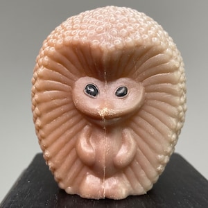 Sovjet plastic speelgoed egel, vintage speelgoed, USSR plastic speelgoed, vintage egel speelgoed, Sovjet plastic egel, retro plastic speelgoed egel.