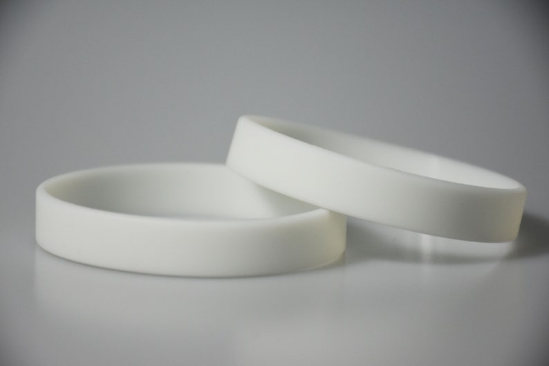 100 Custom Imprinted Rubber Silicone Wristbands Made Eco friendly Silicone bracelets custom logo custom text