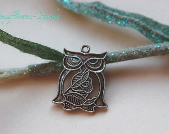 Pendentif hibou 28 mm breloque en métal argenté breloque oiseau hibou coloré naturel 2 pièces