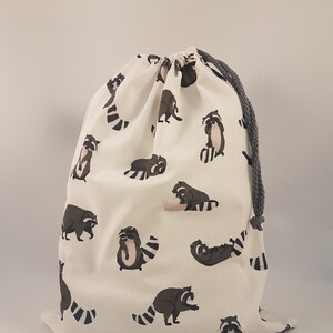 Stoffbeutel „Waschi Waschbär“ – Turnbeutel für Kinder (37 x 28 cm)