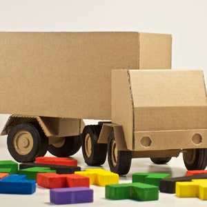 Caminhão articulado - Carreta - DIY - Faça você mesmo caminhão de brinquedo de papelão  - Projeto