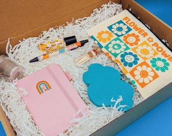 Retro Groovy Gift Box: Vegan Journal Set, Cloud Candle Holder & Floral Tote