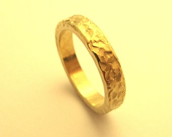 Women's ring 750 GG, hammered