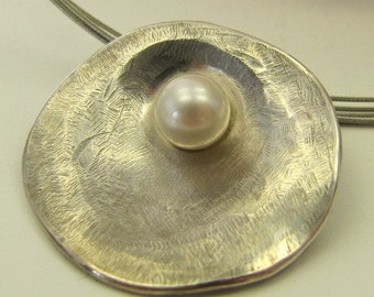 Silver pendant "wave" with pearl