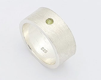 Silver ring with real peridot Ø 3 mm,