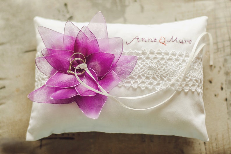 Ring cushion embroidered with large water lily and name image 1
