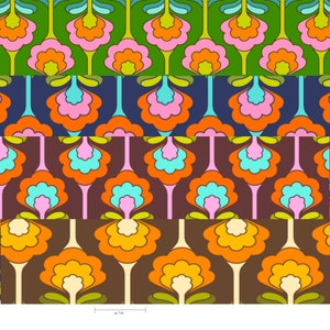 Könnte beinhalten: Ein sich wiederholendes Muster aus stilisierten Blumen in Orange-, Rosa-, Blau-, Grün- und Brauntönen. Das Muster wird viermal wiederholt, wobei jede Wiederholung eine andere Hintergrundfarbe aufweist.