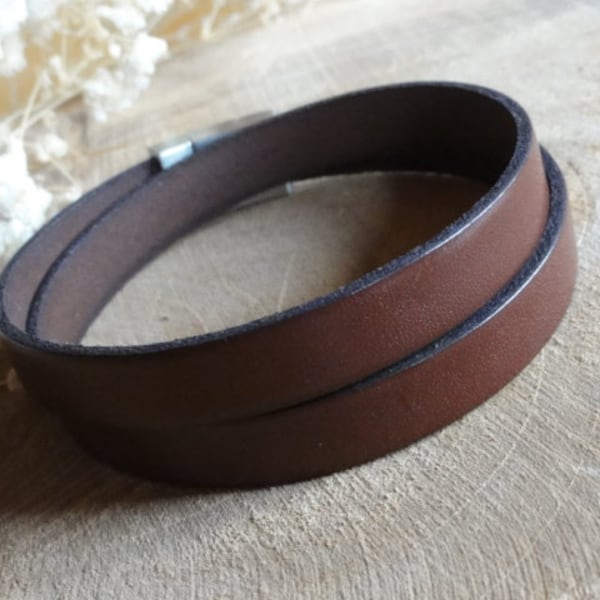 Wickel-Lederarmband in verschiedenen Farben mit Gravur