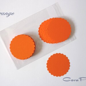 50 Stanzteile Kreis mit Wellenrand 5 cm Farbwahl orange