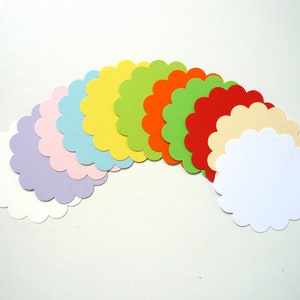 50 die cut circles with large wavy edge 5 cm - color choice
