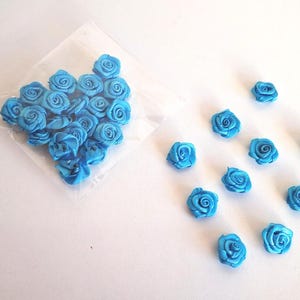 20 edle Satinröschen türkis blau Rosenknospen Hochzeit