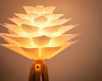 Lámpara de pie trípode trípode retro 60s - 70s diseño flor de madera lámpara de pie de madera