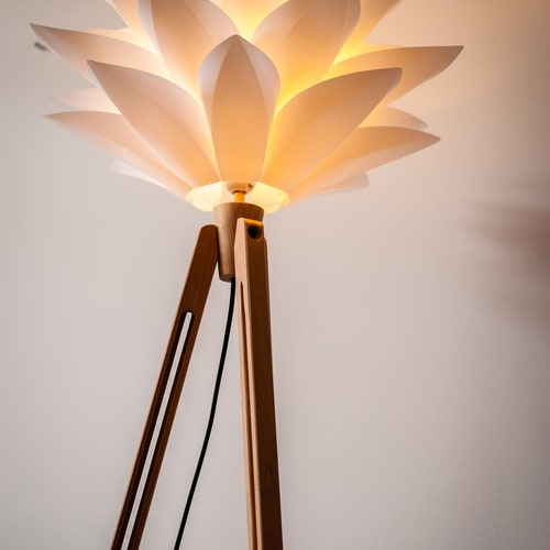 Tripod Floor Lamp Tripod Retro 60- 70s Design flower