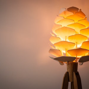 Tripod Floor Lamp Tripod Retro 60-70 Design Wood Flower Tripod Floor Lamp standard lamp Oak or beech artichoke