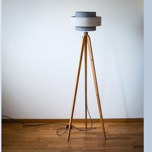 Tripod Floor Lamp Tripod Retro 60-70 Design cylinder retro beech oak brown warm light