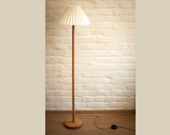 Lampadaire chêne hêtre design moderne rétro plissé lin bois chêne hêtre Lampadaire lampadaire lin plissé