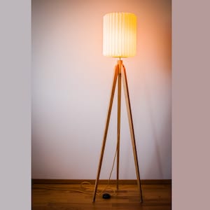 Tripod Floor Lamp Tripod Retro 60-70 Design Origami