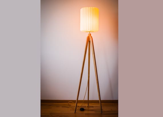 IDÉE　TRIPOD FLOOR LAMP　IDÉE Industrial Bar Creative Studio Retro Tripod Black | Retro
