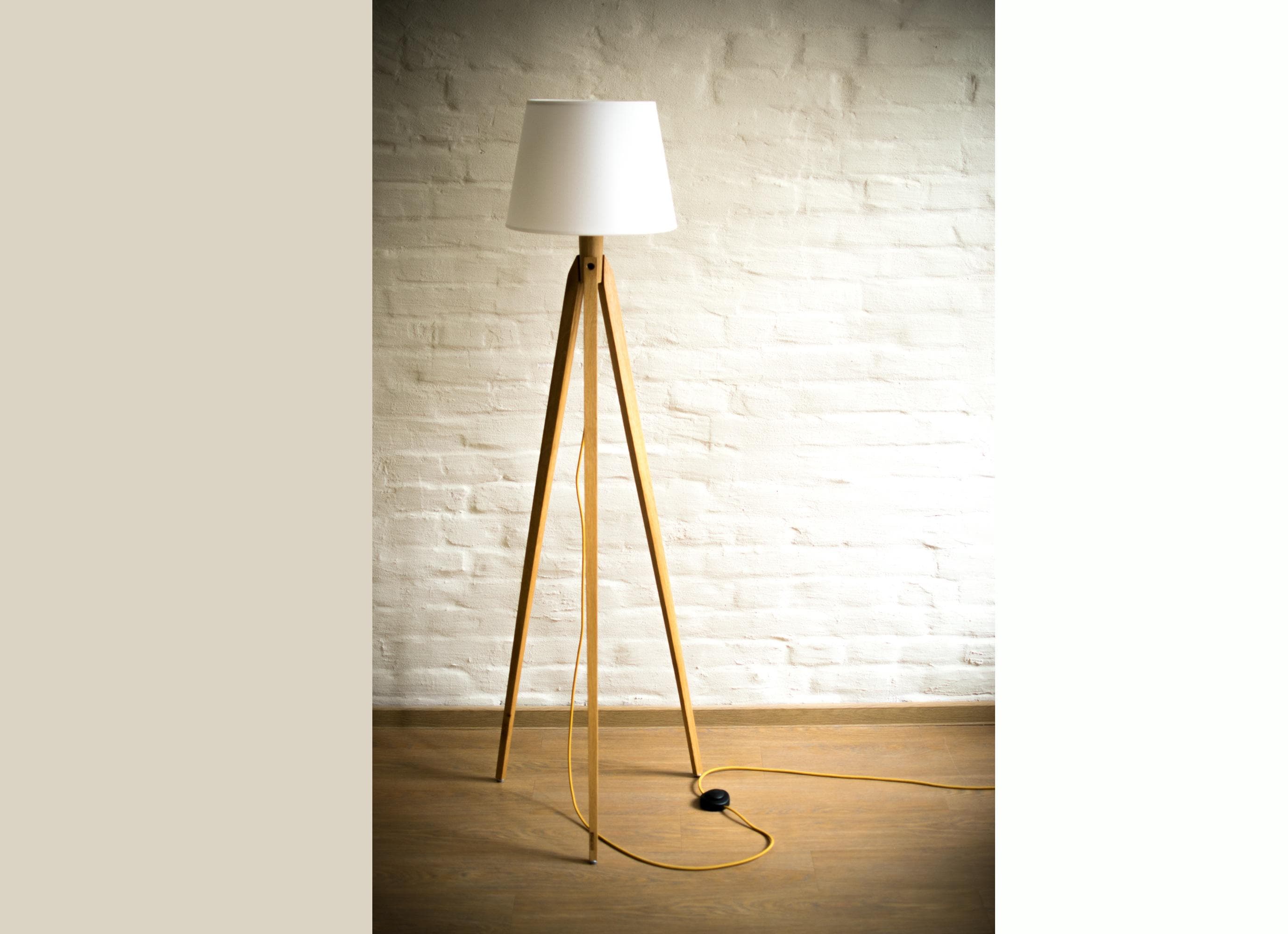 Tripod Floor Lamp Tripod Retro 60-70 Design mid century cylinder retro white