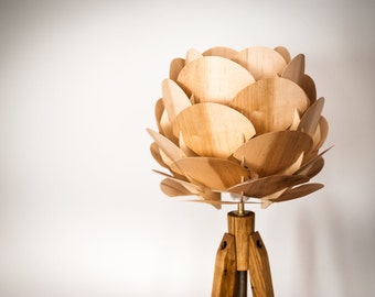 Tripod Stehlampe Dreibein Retro 60- 70iger Design Holzblüte Tripod Floor Lamp wood flower standard lamp Veneer maple