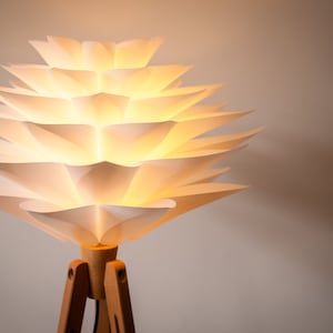 Tripod Floor Lamp Tripod Retro 60 70s Design flower image 3