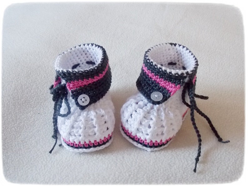 Baby shoes/baby boots crocheted girl gift birth baptism image 2