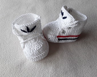 Babyschuhe / Turnschuhe gehäkelt Geschenk zur Geburt Taufe Mädchen Jungen Sneaker