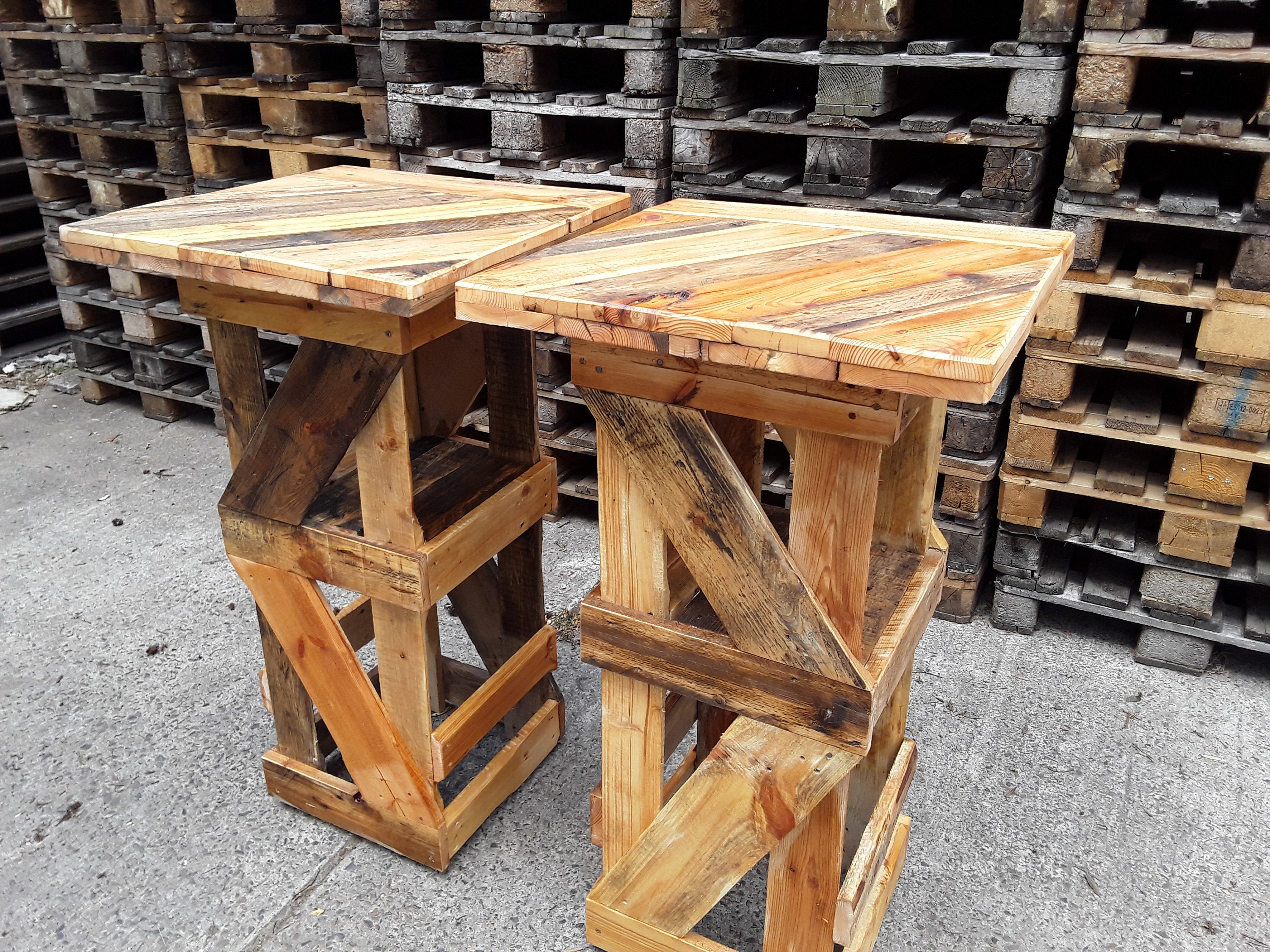 Pallet pub table deals