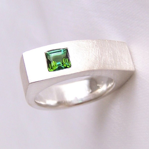 grüner Turmalin Ring aus Silber, Größe 63, kantiger Ring, Herrenring, Männer Ring