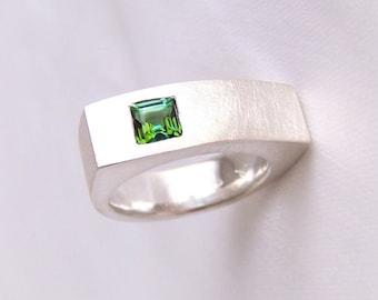 grüner Turmalin Ring aus Silber, Größe 63, kantiger Ring, Herrenring, Männer Ring