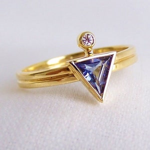 Tanzanite ring made of 585 gold, size 54, triangle ring, blue, unique piece by Unikatmeister