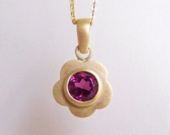 Rhodolite garnet pendant made of 585 gold, red flower pendant, purple pink stone, fuchsia, unique piece by Unikatmeister