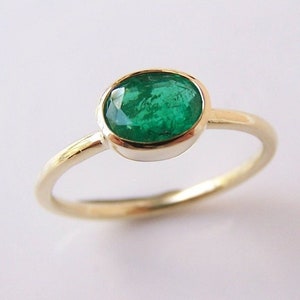 Emerald ring made of 585 gold, width 57, solitaire ring, engagement ring green stone, unique piece by unique master