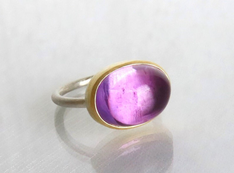Amethyst cabochon ring made of 750 gold and silver, lilac, large stone image 1